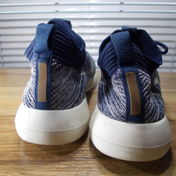 Nike Roshe Two Flyknit V2 Women’s Running Shoes 917688-400 Size 7 - Picture 4 of 5